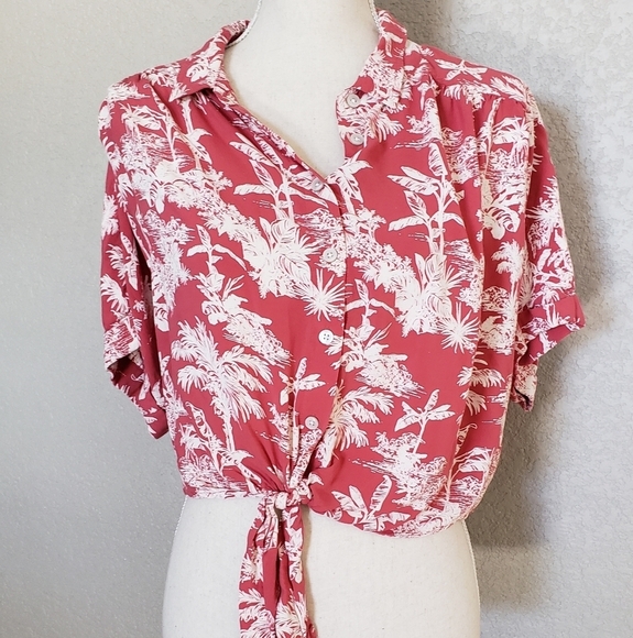 American Eagle  cropped front tie size Large - Picture 2 of 8